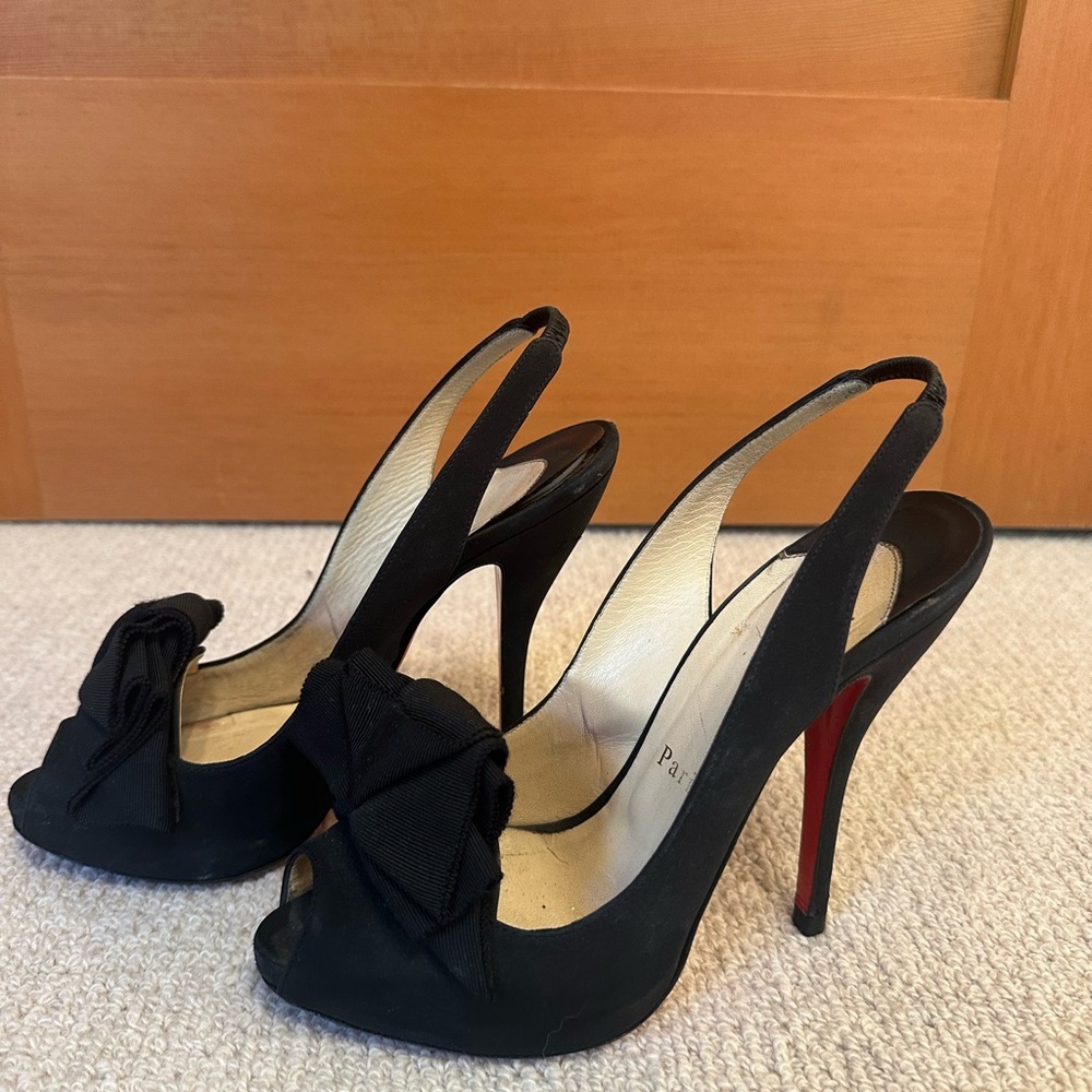 Christian Louboutin RARE Miss Chacha slingbacks
120 CREPE